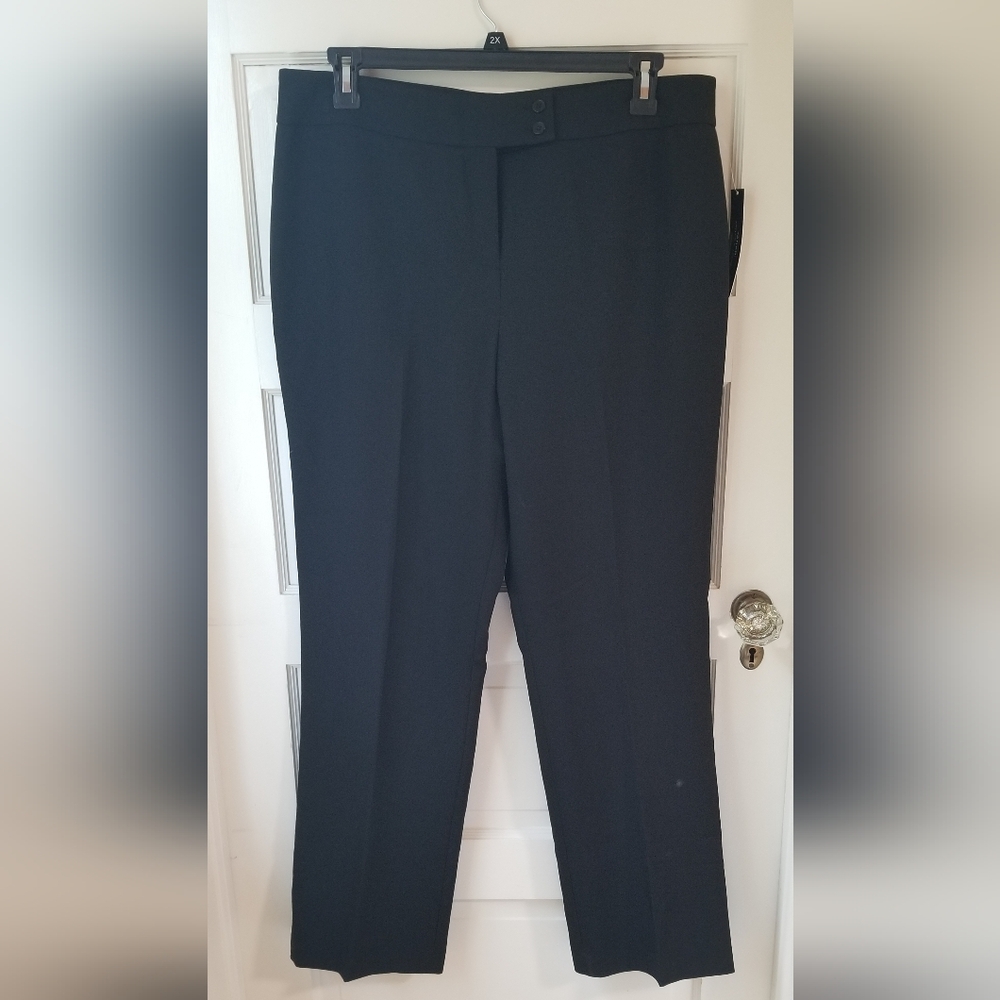 NWT Tahari Authur S. Levine Straight Leg Black Dress Pants Size 16